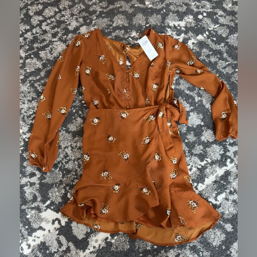 Abercrombie & Fitch Floral Long Sleeve Dress in Tan